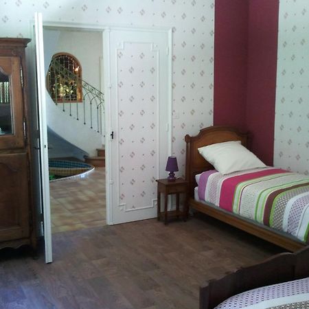Mas Du Trezon Bed and Breakfast Cholet Eksteriør billede