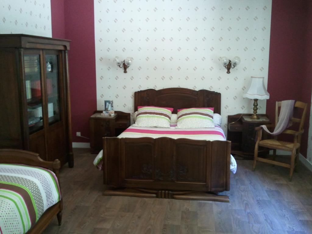Mas Du Trezon Bed and Breakfast Cholet Eksteriør billede