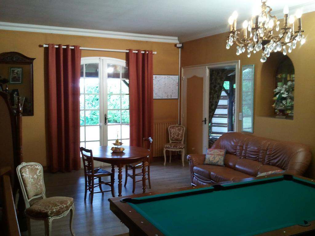 Mas Du Trezon Bed and Breakfast Cholet Eksteriør billede
